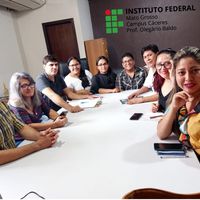 Comitiva de instituto boliviano em reunião no campus